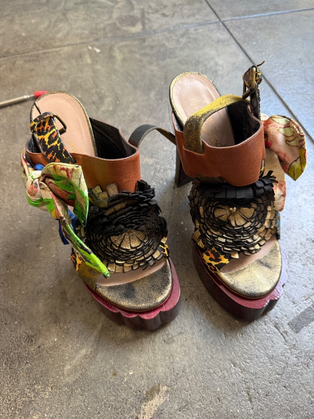 NEW 1000$ ANdreas Kronthaler Extensive Heels w/ Flower - Picture 7 of 8